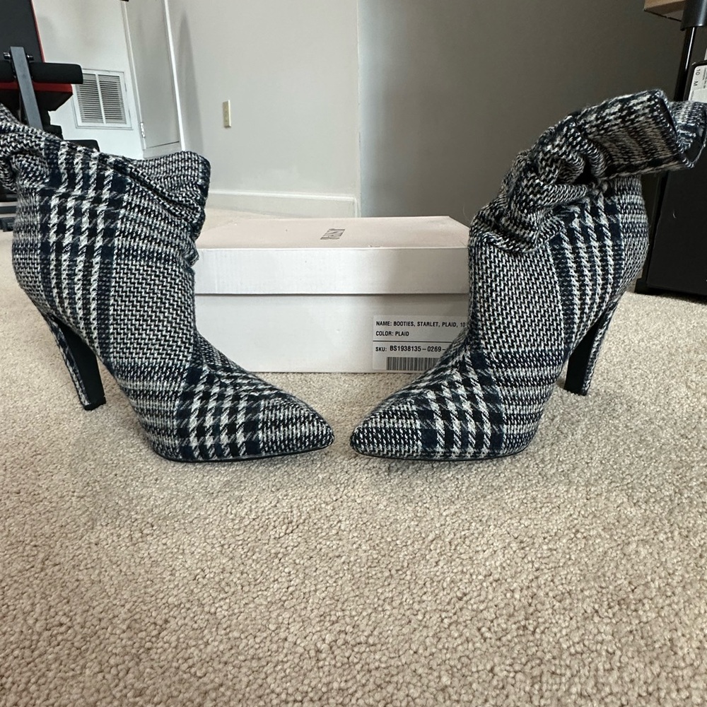 JustFab Black and White Houndstooth Heeled Booties